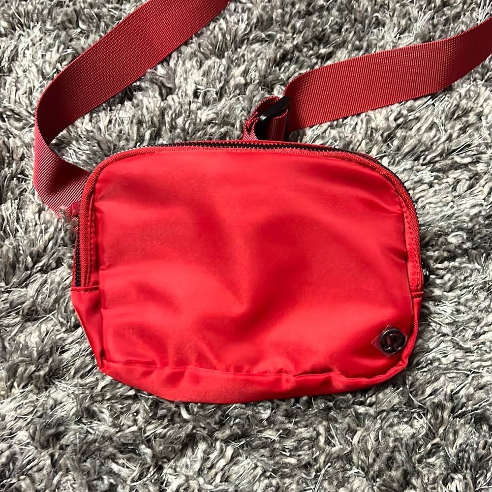 red belt bag!